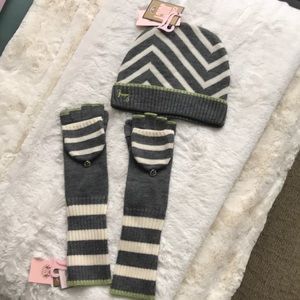 BNWT Juicy Couture beanie & gloves grey & white